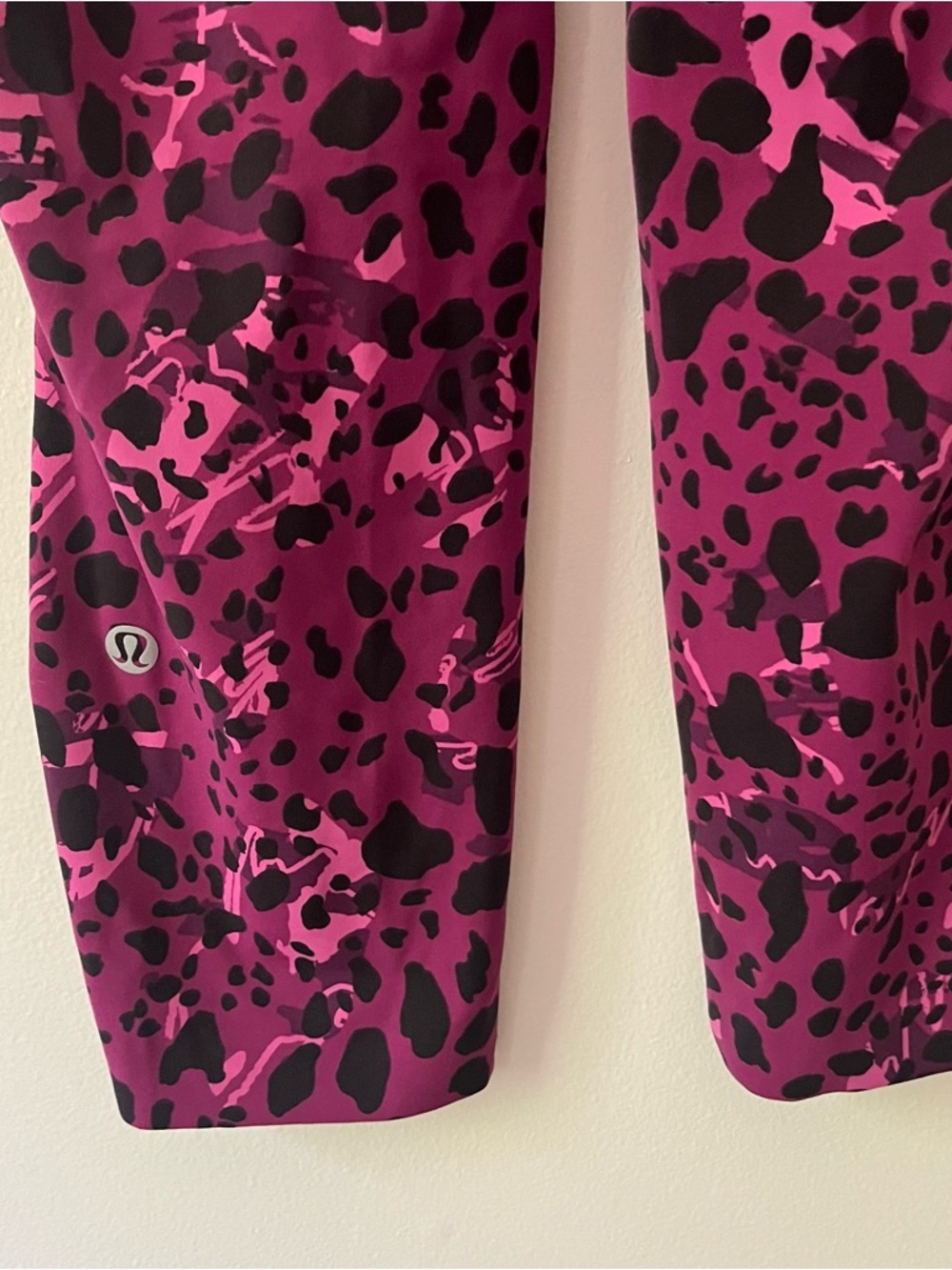 Lululemon High Base Pace High-Rise Running Tight 6 Pink Animal Print Leggings - Picture 8 of 9